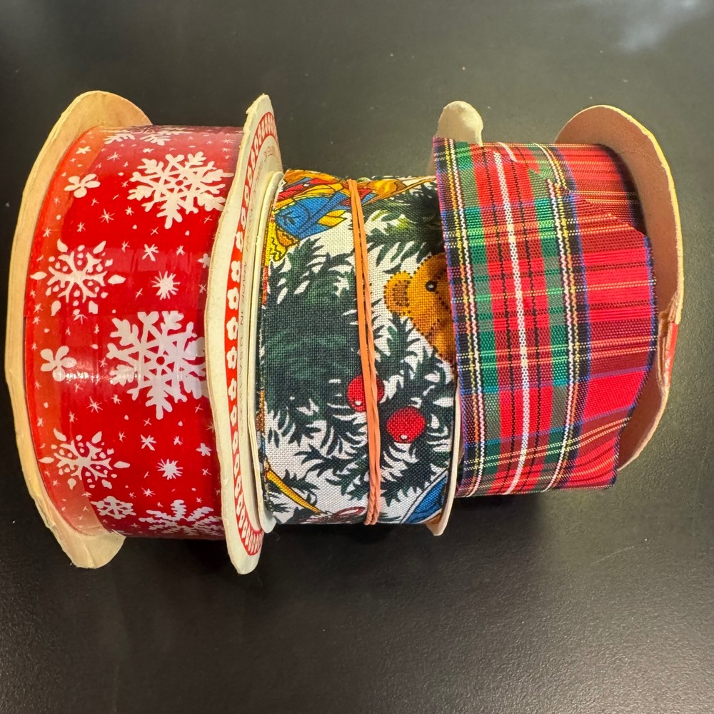 Galaxy Horizon Christmas Ribbon Lot Red Green Snowflake Plaid Bear partial